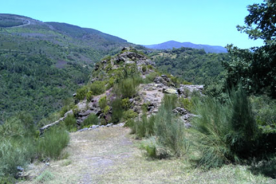 Comienzan los trabajos de limpieza y desbroce en el Castro de Vilar, en Folgoso do Courel