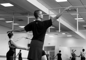 O mestre Gonzalo Zaragoza regresará ao Centro Coreográfico Galego o vindeiro mes para impartir un curso de metodoloxía da danza clásica que terá lugar do 10 ao 12 de outubro