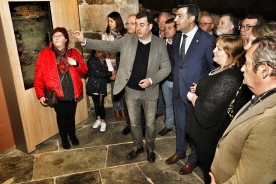  Román Rodríguez visita el futuro centro de interpretación de la catedral de San Martiño de Mondoñedo (Foz)