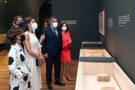 Feijóo acompañó a S.M. la reina Letizia en la inauguración de la exposición sobre Emilia Pardo Bazán