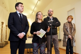 A conselleira de Infraestruturas e Vivenda, o conselleiro de Cultura, Educación e Ordenación Universitaria, a directora de Turismo de Galicia e o alcalde de Santiago asinan o acordo para impulsar esta actuación antes do novo Ano Xacobeo, 2021