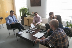 El conselleiro de Cultura, Educación y Ordenación Universitaria, Román Rodríguez, mantuvo esta tarde una reunión con los responsables de la plataforma del Parque del Pasatiempo de Betanzos