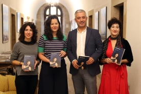 Valentín García acompañou hoxe a Carmen Penim na rolda de prensa de presentación