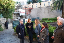 A delegada territorial, Marisol Díaz Mouteira, e o alcalde da cidade, Jesús Vázquez, supervisaron esta tarde o inicio da actuacións que contan cun investimento da Consellería de Cultura, Educación e Ordenación Universitaria de 16.000 euros