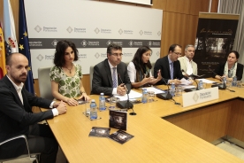 Os secretarios xerais de Cultura, Anxo Lorenzo, e de Política Lingúística, Valentín García, durante a presentación do obradoiro 