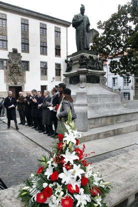 Anxo Lorenzo participó hoy en la ofrenda-homenaje que Santiago de Compostela le rindió a Eugenio Montero Ríos, en el año en el que se conmemora el centenario de su muerte