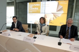  A directora de Turismo de Galicia, Nava Castro, e o director da Axencia Galega das Industrias Culturais (Agadic), Jacobo Sutil, presentaron hoxe en Santiago a nova programación do ciclo ‘Cultura no Camiño’