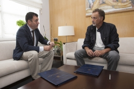 O conselleiro Román Rodríguez e mailo presidente desta entidade, Manuel Quintana Martelo