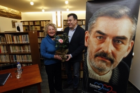 El conselleiro de Cultura, Educación y Ordenación Universitaria, Román Rodríguez en Outeiro de Rei, donde esta mañana firmó un convenio con la Fundación Manuel María de Estudios Gallegos