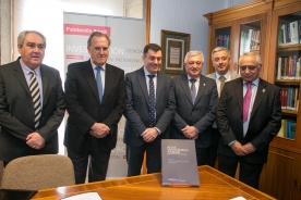 Román Rodríguez na presentación deste VI volume do ALGa Valentín García Gómez