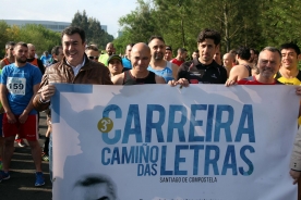 O conselleiro de Cultura, Educación e Ordenación Universitaria, Román Rodríguez, deulle esta mañá o pistoletazo de saída á III edición da Carreira Camiño das Letras