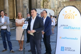  O conselleiro presentou esta mañá na compostelá praza das Praterías o novo programa da Consellería de Cultura, Educación e Ordenación Universitaria, ‘Galicia Culturea’