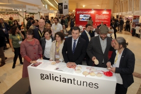 O conselleiro de Cultura en funcións visitou hoxe o recinto feiral de Womex no Museo Centro Gaiás